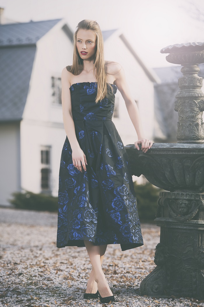 corpet blue crepe dress